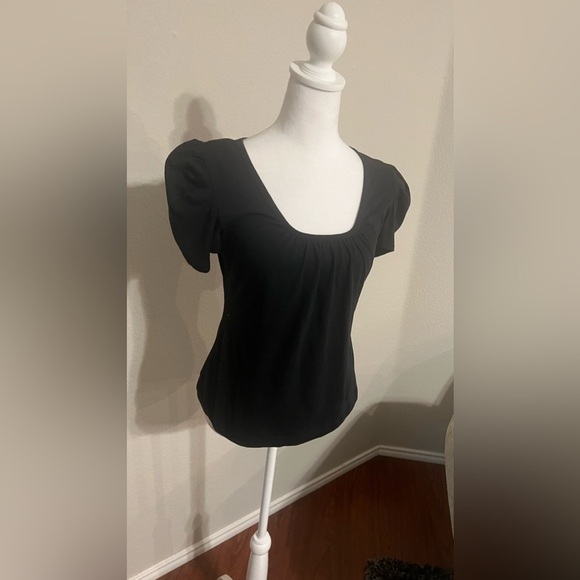 Scoop Neck Short Puff Sleeve Black Top - Picture 9 of 13